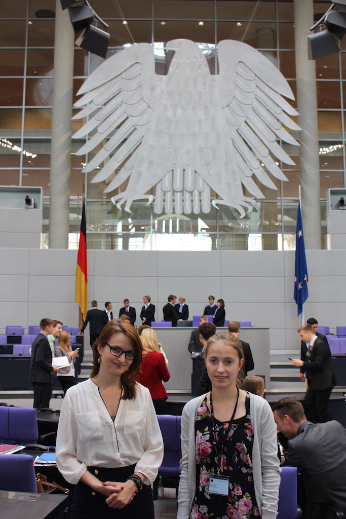 Im Plenum des Deutschen Bundestages bei Jugend und Parlament Ronja Kemmer