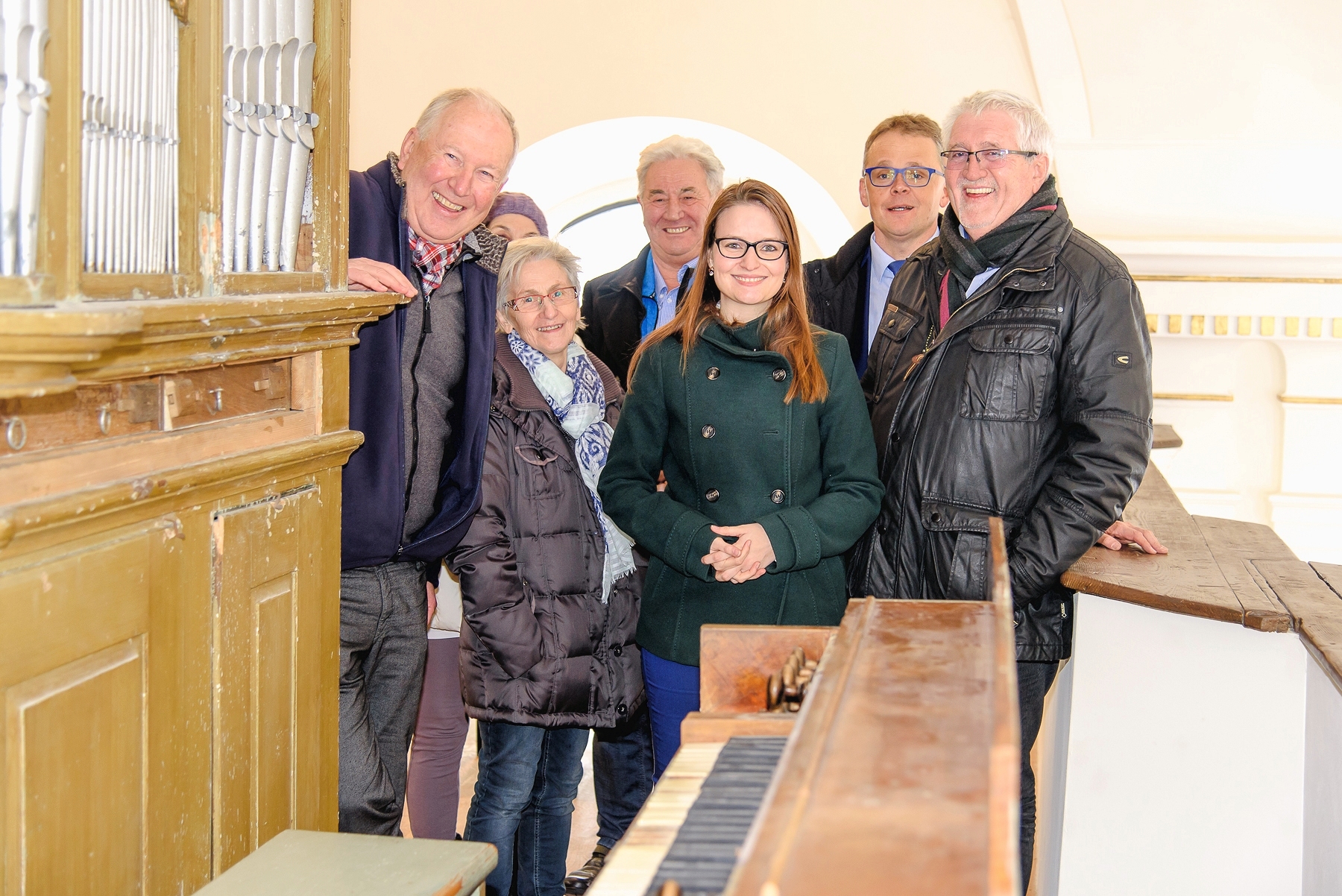 Ronja Kemmer besucht Westerheim: St. Stephanus-Kirche und Firma Meffle im Mittelpunkt